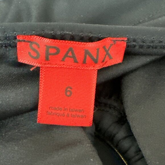 Spanx Women's 6 Convertible Loop Cutout Tankini Swim Top Black New - Picture 8 of 16